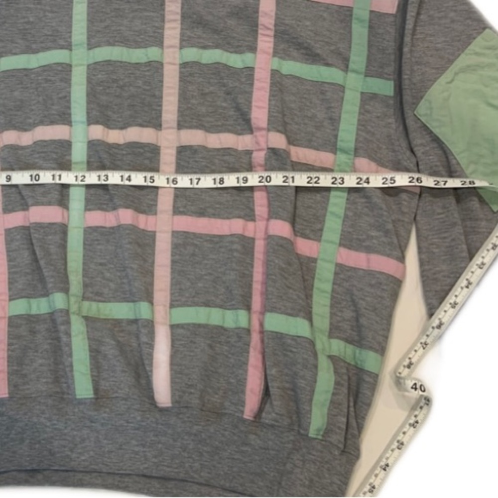 Recreation vintage 1980s grey sweatshirt with pink and green ribbon details - Picture 6 of 7